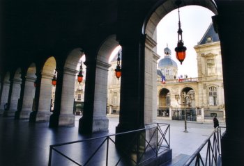 Sous les arches