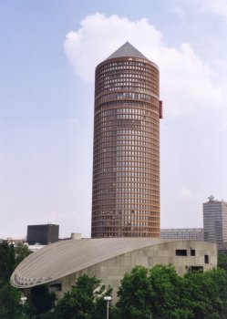 The Part-Dieu tower and the auditorium