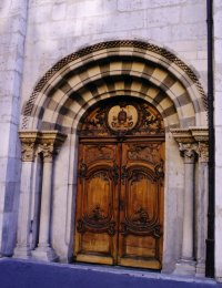 Porte de la chapelle 