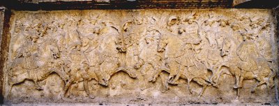 Galerie d'Aumale : dtail des bas-reliefs